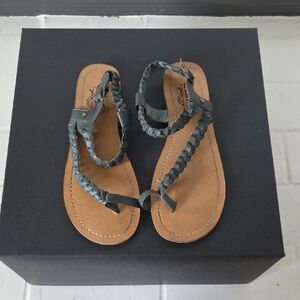 Unlisted Gray Braided T-Strap Sandals with Tan Footbed. never worn. Size 10.